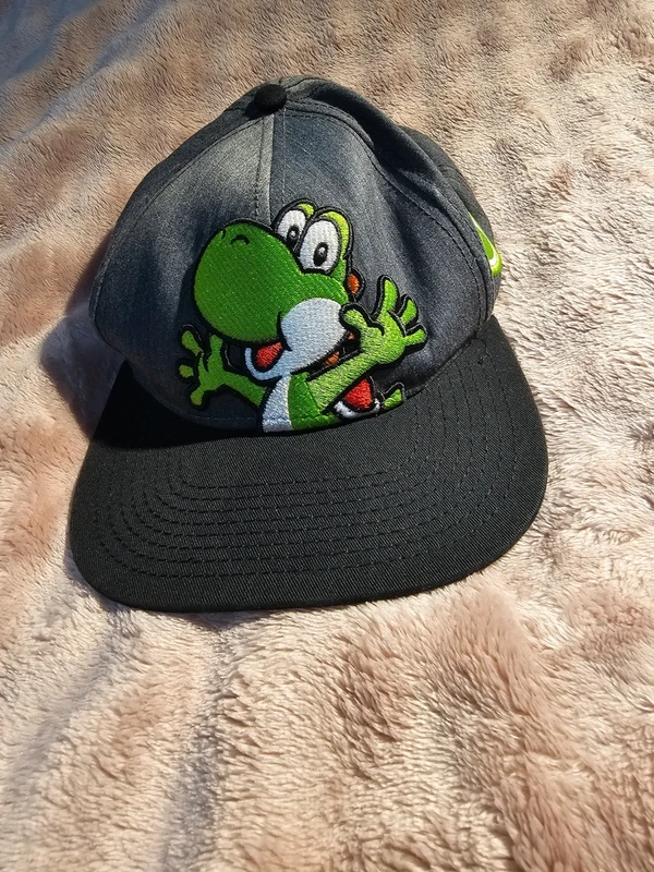 Bijutricotaje.ro | Șapcă snapback Nintendo originală Super Mario - Yoshi & Egg, mărime reglabilă
