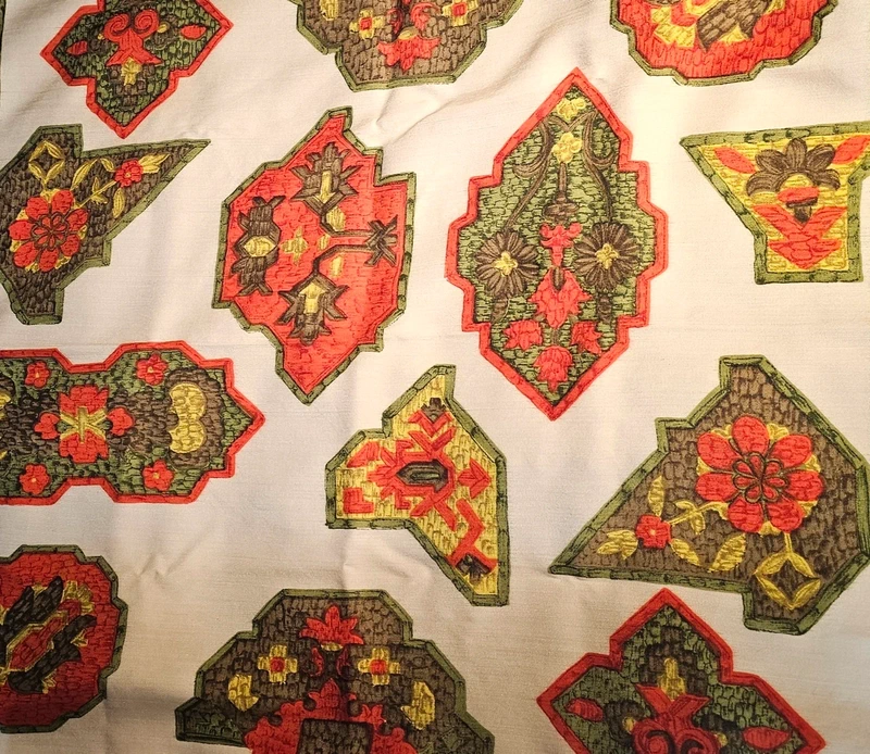 Bijutricotaje.ro | Batic / Eșarfă pătrată motive florale geometrice medalioane stil retro