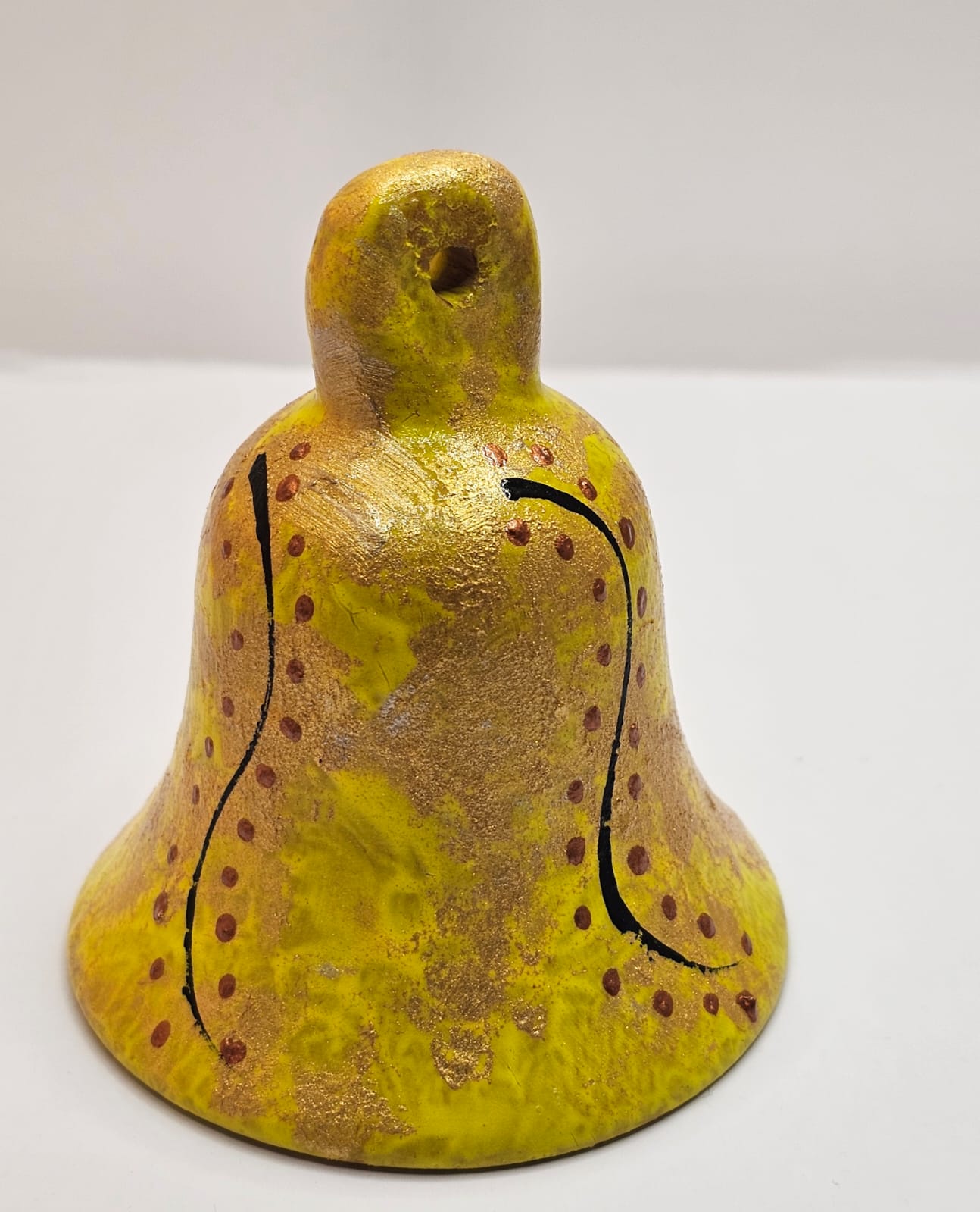 Bijutricotaje.ro | Clopoțel unicat din ceramică arsă Gold Zen – Talisman Feng Shui & Artozanat