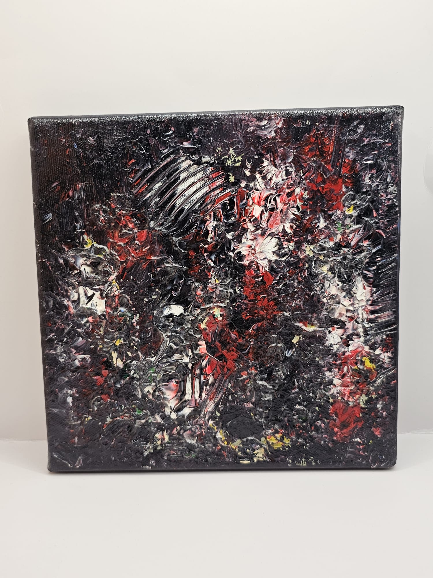 Bijutricotaje.ro | Tablou Canvas Pătrat Handmade Impasto Texturat 3D, Artă Abstractă Vulcanică Negru și Roșu, Decor Perete Modern, 20x20 cm